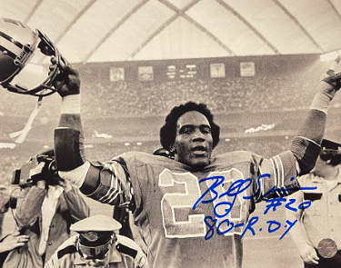Billy Sims signed Detroit Lions B&W 8x10 Photo #20 80 ROY- AWM Hologram (arms up)