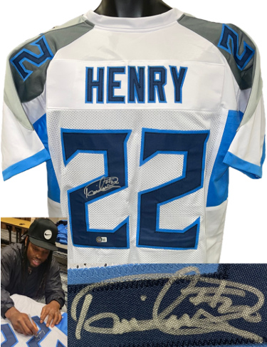 Derrick Henry signed Tennessee White Custom Stitched Pro Style Football Jersey #22 XL- Beckett Witnessed
