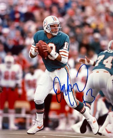 Dan Marino signed Miami Dolphins 8x10 Photo #13- Beckett Review/NFL Alumni LOA