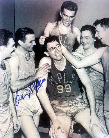 George Mikan signed Minneapolis Lakers Vintage 8x10 Photo- COA (HOF)