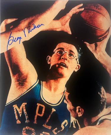 George Mikan signed Minneapolis Lakers Vintage 8x10 Photo- COA (HOF)