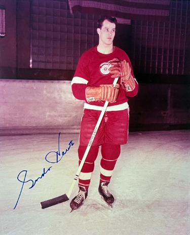 Gordie Howe signed Detroit Red Wings NHL Licensed 8x10 Photo imperfect- Ken Goldin, The Score Board, Inc COA