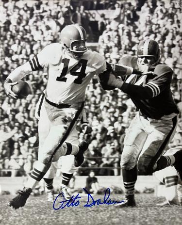 Otto Graham signed Cleveland Browns Vintage B&W 8x10 Photo- NFL Alumni, Inc. LOA (HOF)