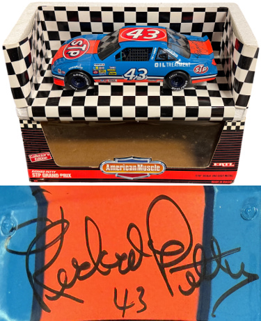 Richard Petty signed 1992 #43 STP Grand Prix, Ertl American Muscle 1:18 Scale Die-Cast Car- COA/Photo