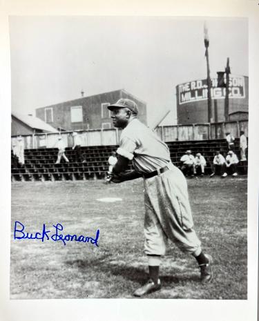 Buck Leonard signed Homestead Grays Negro League Vintage B&W 8x10 Photo minor dings- COA