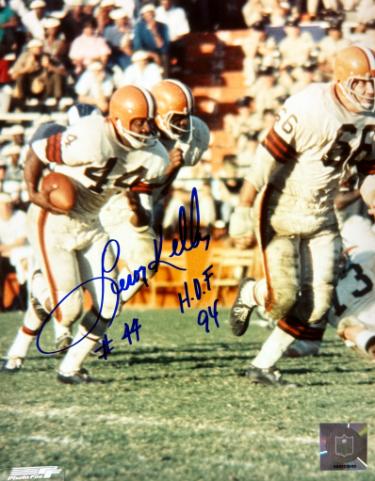 Leroy Kelly has hand signed this Cleveland Brown NFL Licensed 8x10 Photo #44 HOF 94- COA