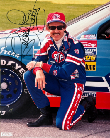 Richard Petty signed NASCAR 8x10 Photo minor dings- COA (The King/HOF)