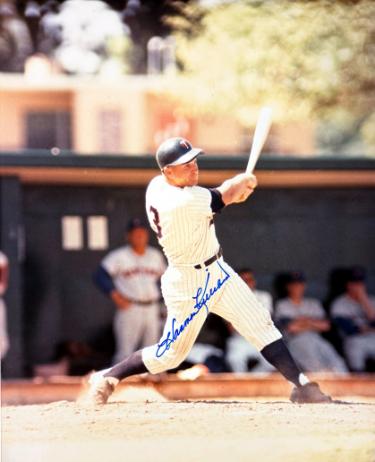 Harmon Killebrew signed Minnesota Twins 8x10 Photo minor dings- COA/Show Ticket/Photo
