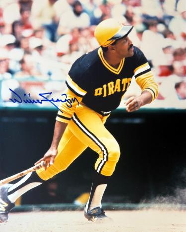 Willie Stargell signed Pittsburgh Pirates 8x10 Photo- COA (HOF/2 X WS Champ)