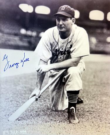 George Kell signed Detroit Tigers Vintage B&W MLB Licensed 8x10 Photo imperfect- COA (HOF)