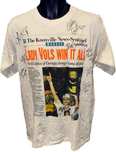 Tennessee Lady Vols 1995-96 National Champs Team Signed T-Shirt 10 Sig- Beckett Pat Summitt/Jolly/Greene/Conklin/Marciniak/Davis