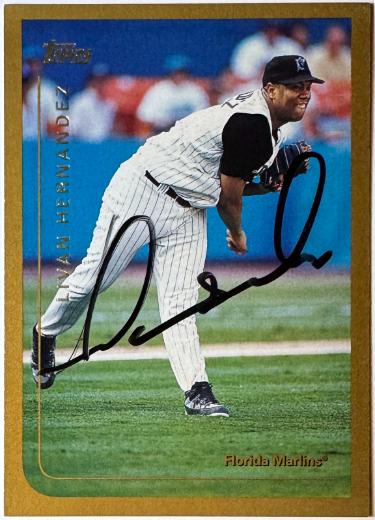 Livan Hernandez signed 1999 Topps On Card Auto #149- COA (Florida Marlins)