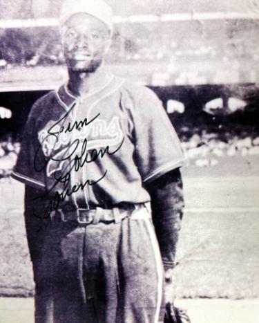 Jim Cohen signed Indianapolis Clowns Negro League 8x10 Photo imperfect- COA