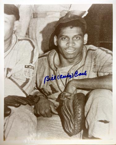 Bill (Ready) Cash signed Philadelphia Stars Vintage B&W 8x10 Photo imperfect- COA