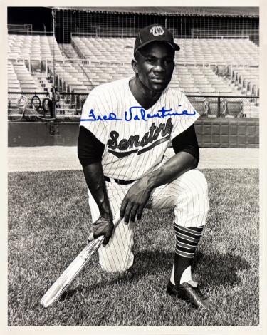 Fred Valentine signed Washington Senators Vintage B&W 8x10 Photo- COA/Show Ticket