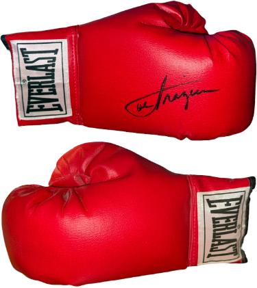 Joe Frazier signed Everlast Leather White Label 14oz Pair Boxing Gloves (Right Auto)- Beckett Review