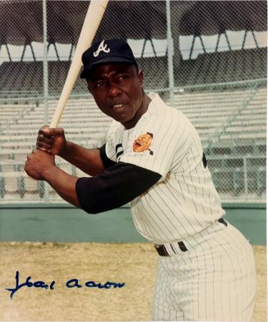 Hank Aaron signed Atlanta Braves MLB 8x10 Photo imperfect- Beckett Review (HOF)
