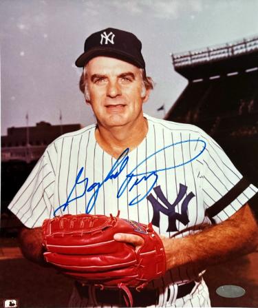Gaylord Perry signed New York Yankees MLB Licensed 8x10 Photo -Steiner/HOF/2X CY