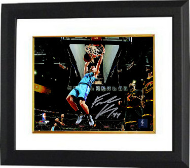 Frank Kaminsky signed Charlotte Hornets 8x10 Photo Custom Framing w/ #44 - Schwartz Hologram (Slam Dunk)