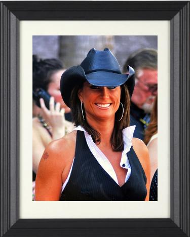 Terri Clark Metallic Country Music 11x14 Photo Custom Framing (Singer/Grand Ole Opry/HOF)