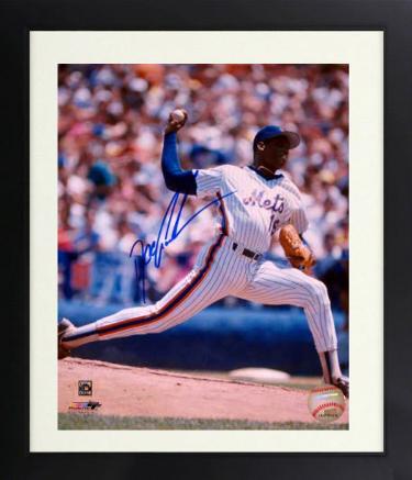 Dwight / Doc Gooden signed New York Mets 16x20 Photo Custom Framing- MLB Authenticated Hologram