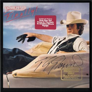 T.G. Sheppard signed 1982 Finally Album Cover/LP/Promo Vinyl Record Custom Framing- JSA #GG08418