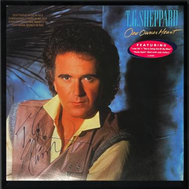 T.G. Sheppard signed 1984 One Owner Heart Album Cover/LP/Vinyl Record Custom Framing- JSA #GG08408
