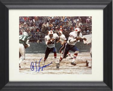 OJ/O.J. Simpson signed Buffalo Bills Vintage 8x10 Photo Custom Framing- NFL Alumni, Inc. LOA (HOF/Heisman)