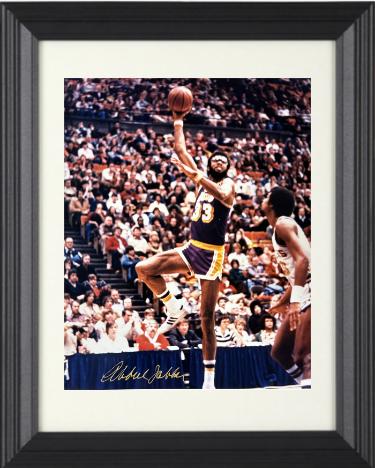 Kareem Abdul-Jabbar signed Los Angeles Lakers 8x10 Photo minor dings Custom Framing- COA (HOF)