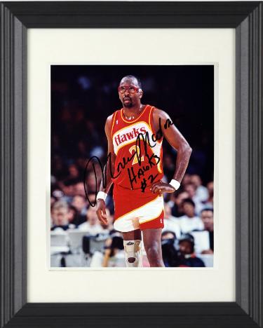 Moses Malone signed Atlanta Hawks 8x10 Photo Hawks #2 Custom Framing- Tuff Stuff COA (HOF/3X MVP)