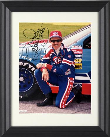 Richard Petty signed NASCAR 8x10 Photo minor dings Custom Framing- COA (The King/HOF)
