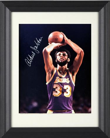 Kareem Abdul-Jabbar signed Los Angeles Lakers 8x10 Photo minor dings Custom Framing- Tuff Stuff COA (HOF/MVP/6X Champ)