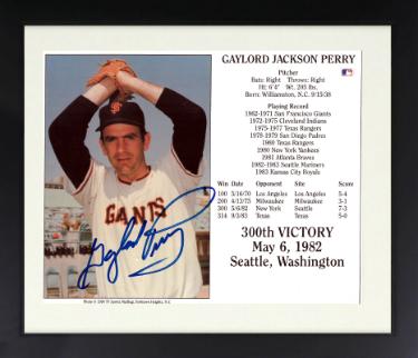 Gaylord Perry signed San Francisco Giants MLB 300th Victory 5/6/82 8x10 Photo/Card Custom Framing- COA/Ticket