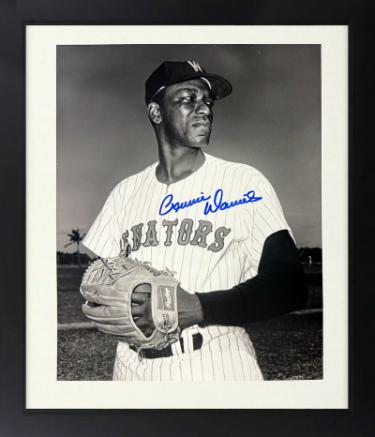 Bennie Daniels signed Washington Senators B&W 8x10 Photo Custom Framing Minor Dings- COA
