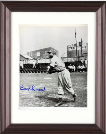 Buck Leonard signed Homestead Grays Negro League Vintage B&W 8x10 Photo minor dings Custom Framing- COA