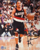 Damon Stoudamire signed Portland Trail Blazers 8x10 Photo- Beckett Witnessed