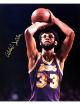 Kareem Abdul-Jabbar signed Los Angeles Lakers 8x10 Photo minor dings- Tuff Stuff COA (HOF/MVP/6X Champ)
